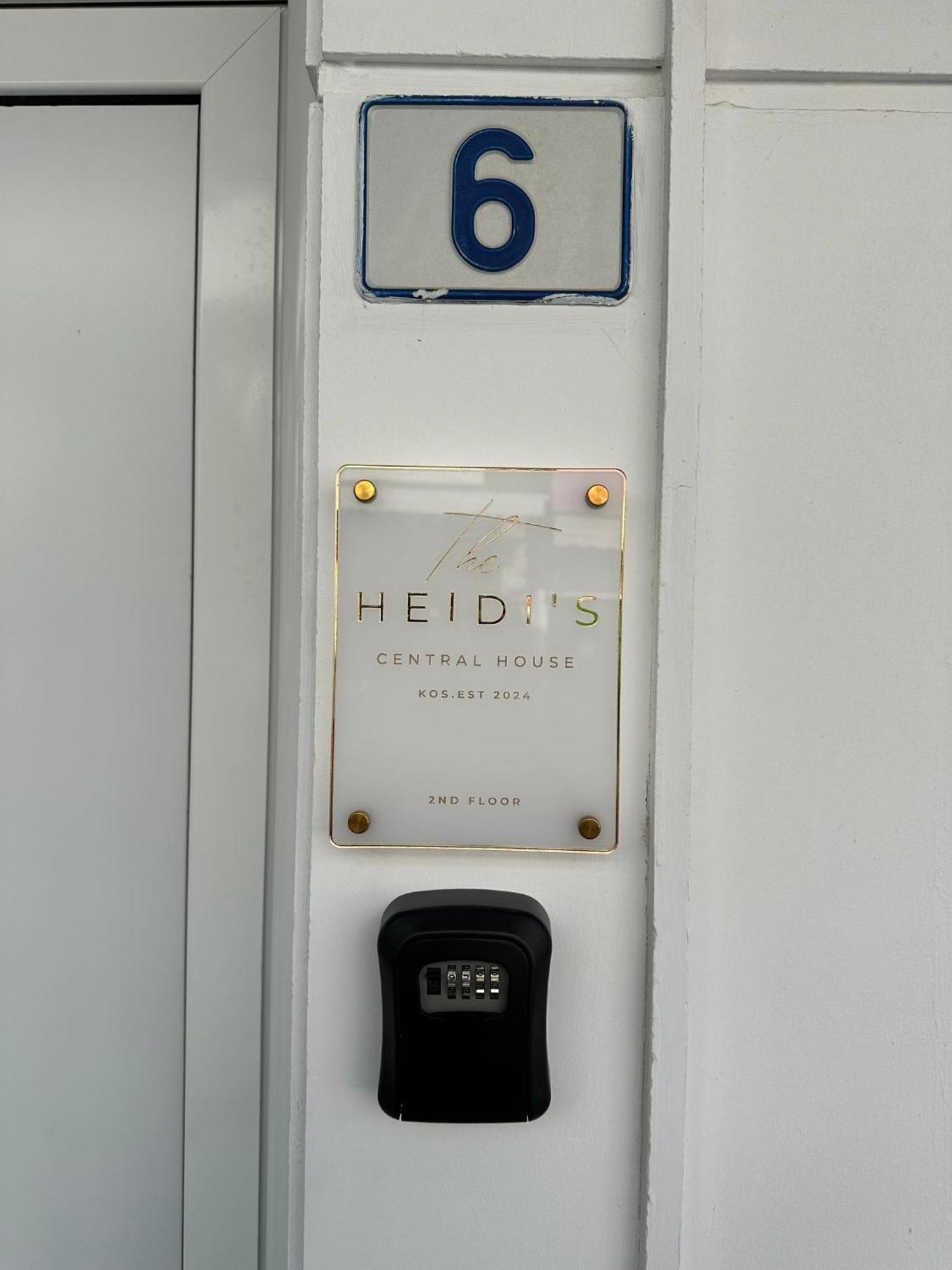 The Heidi'S Central House 코스 타운 외부 사진
